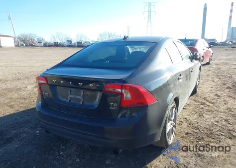 2012 Volvo S60 T6/T6 R-Design z USA, uszkodzony, nr VIN YV1902FH5C2124896